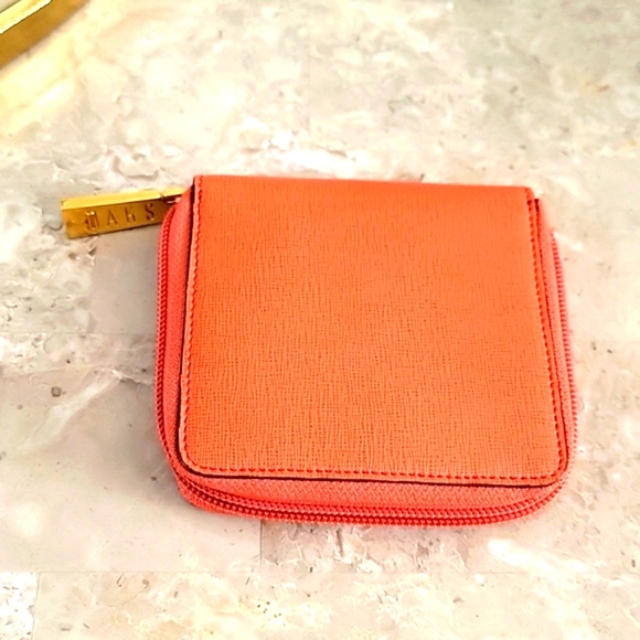 DAKS London leather Billfold - Picture 2 of 7